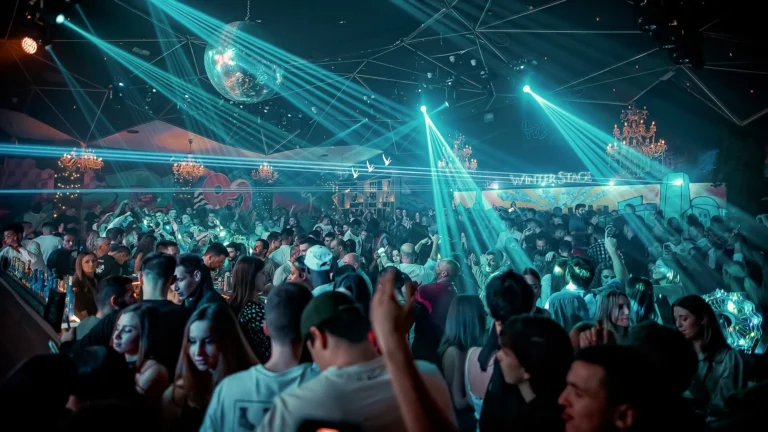 Crowd at Freestyler Winter Stage